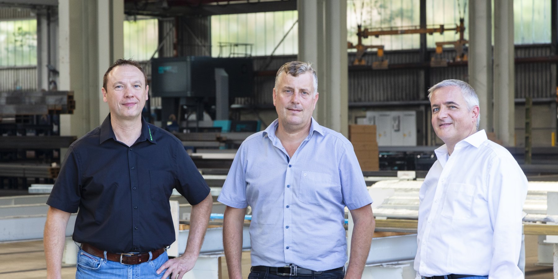 Alexander Hatt, Geschäftsführer und Bernd Graf, Produktions- und Werksleiter bei Schwarzwald Eisen und Andreas Pregger, Sales Engineer bei KALTENBACH